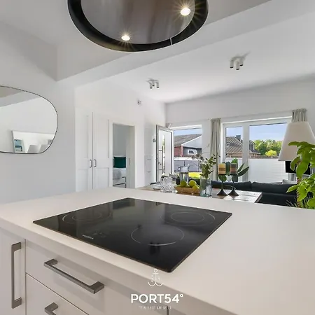 Daire Freiherr, App 8 *