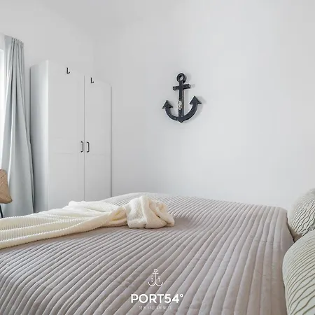 Daire Freiherr, App 8