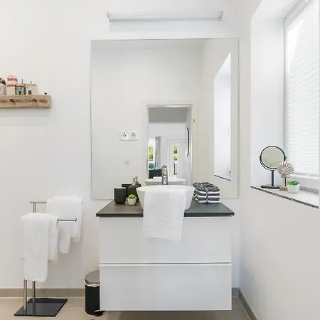 Freiherr, App 8 Daire *